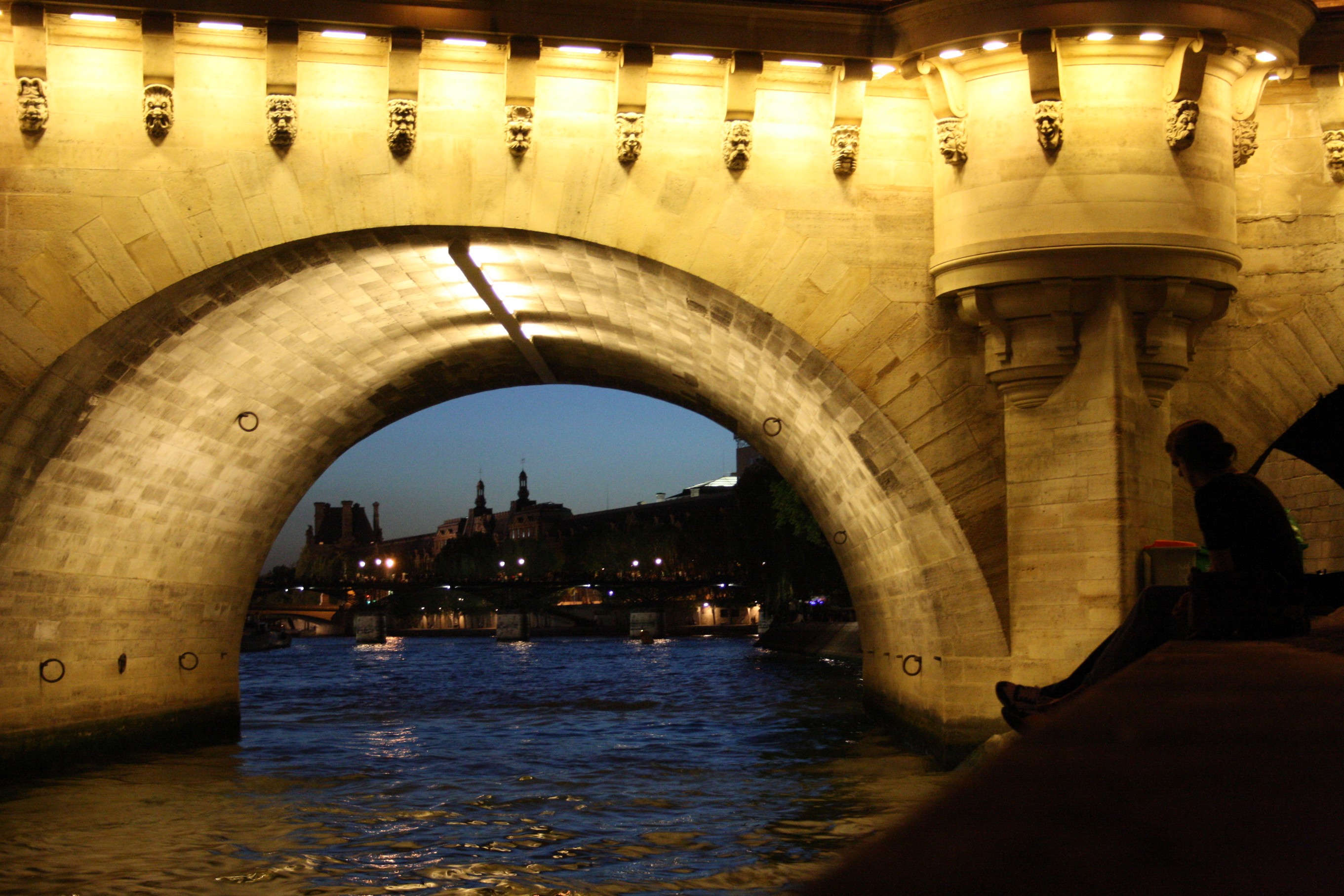 Le Pont Neuf de nuit